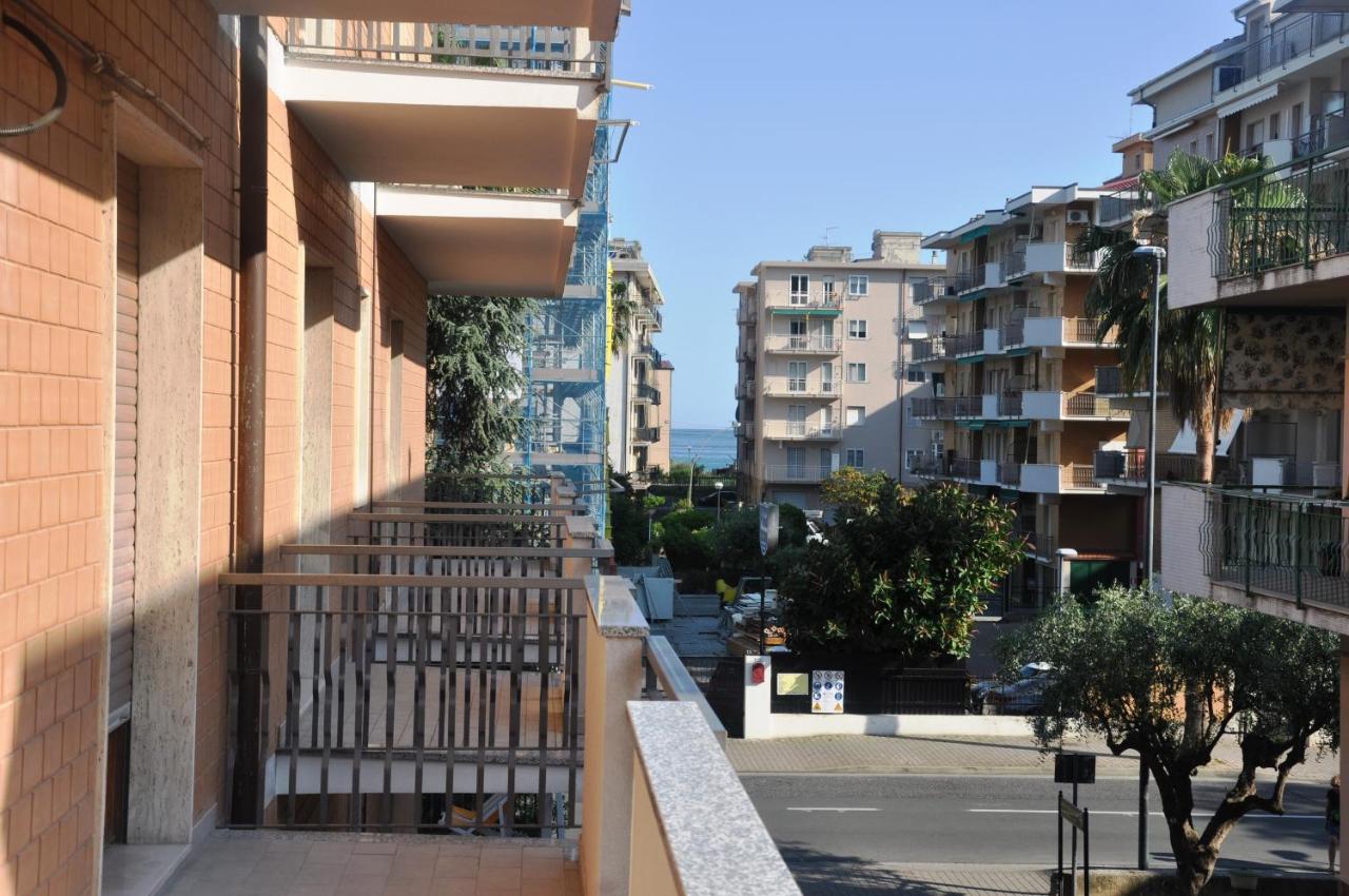 Апартаменты Viale Repubblica 307 6 Пьетра-Лигуре Экстерьер фото